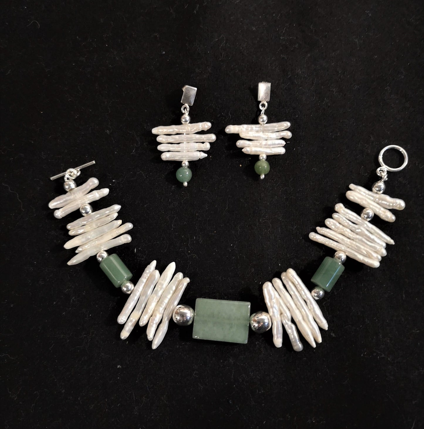 Aretes y pulsera - Perlas y Jadeíta