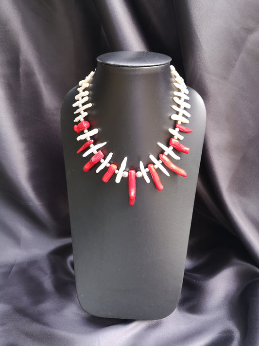 Coral rojo, perlas de plata .925 y perlas de rio - Collar